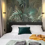 New! High-Street Stylish Flat