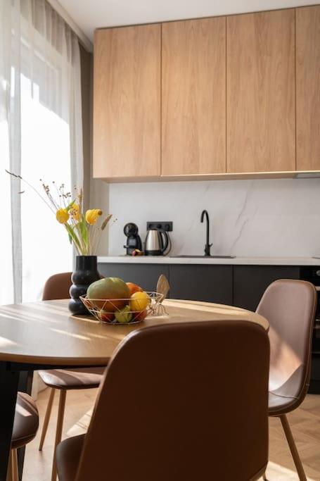 New! High-street Stylish Flat Apartemen Sofia