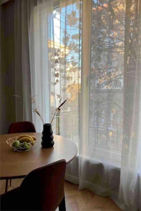 New! High-street Stylish Flat Apartemen Sofia