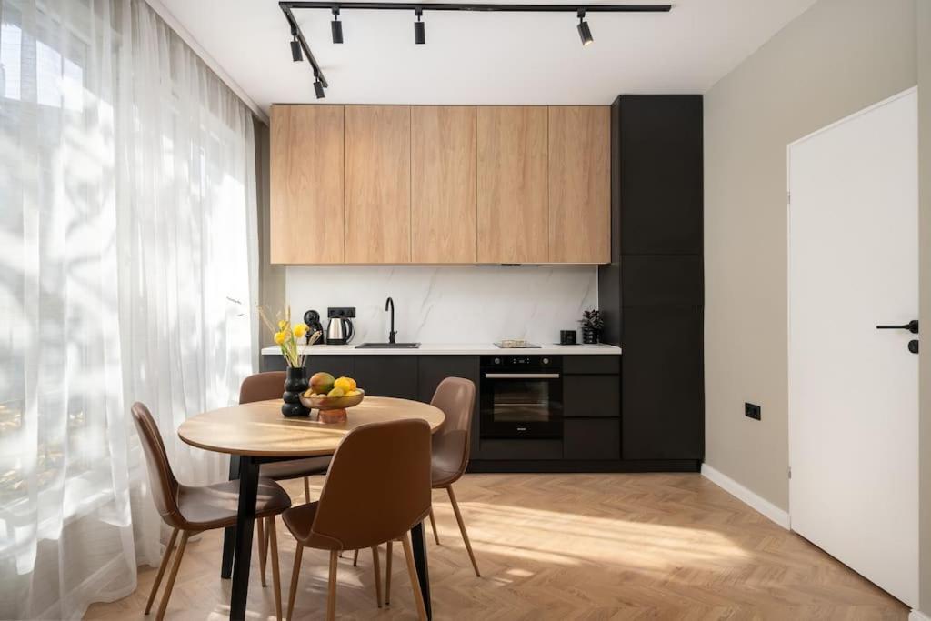 New! High-street Stylish Flat Apartemen